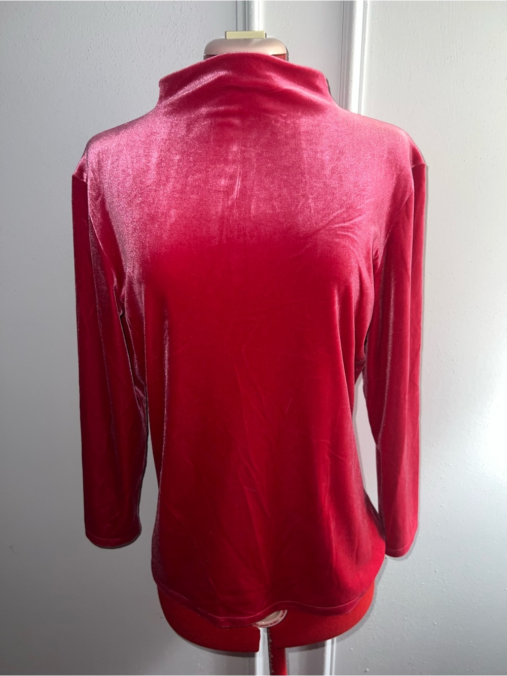 Neiman Marcus Women's Velvet Mock Neck Long Sleeve Top - Pink large